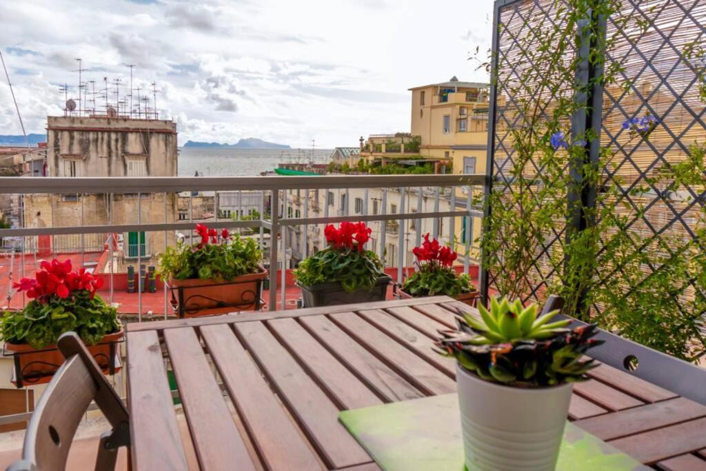 La Finestra Sul Golfo Apartment Napoli Bagian luar foto