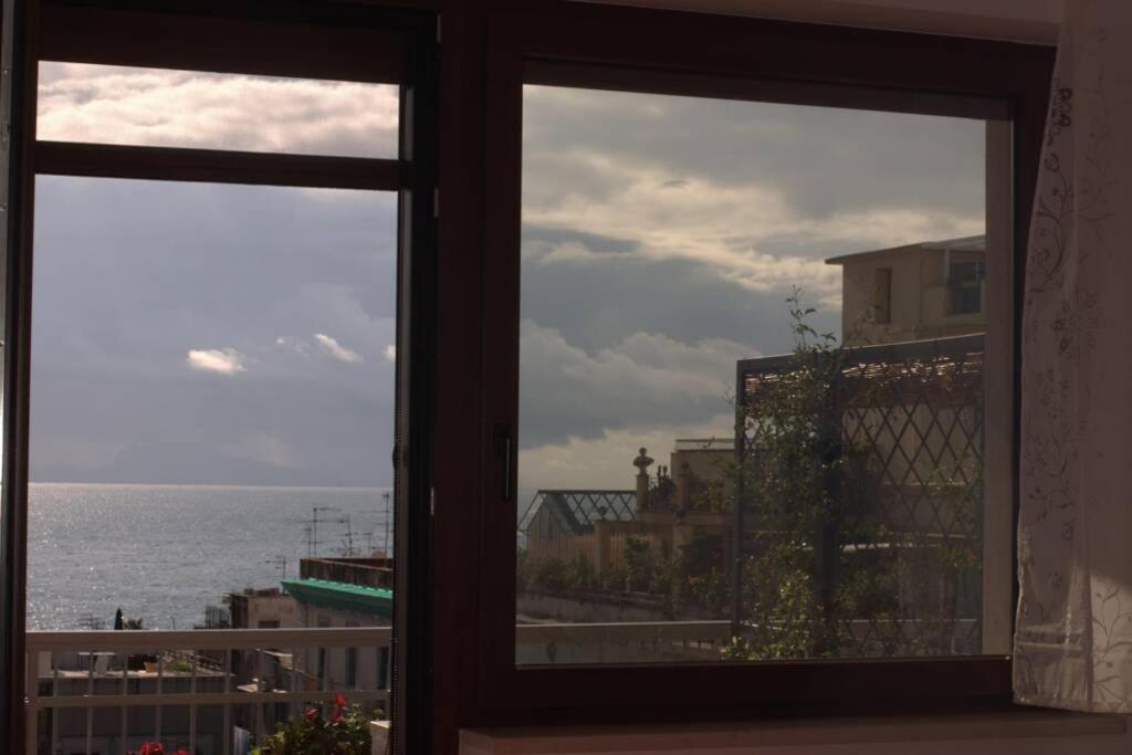 La Finestra Sul Golfo Apartment Napoli Bagian luar foto