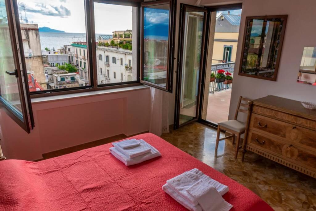 La Finestra Sul Golfo Apartment Napoli Bagian luar foto
