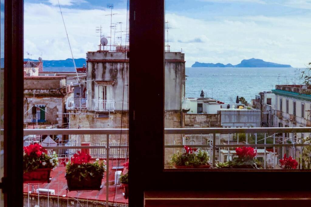 La Finestra Sul Golfo Apartment Napoli Bagian luar foto